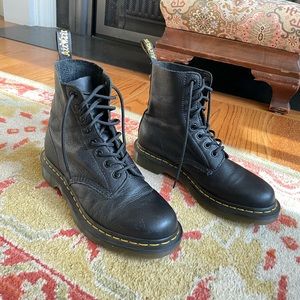 Women’s US 8 1460 Doc Martens Combat Boots